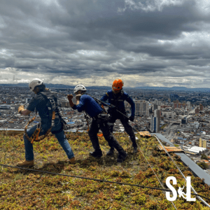 Trabajo en equipo en las alturas